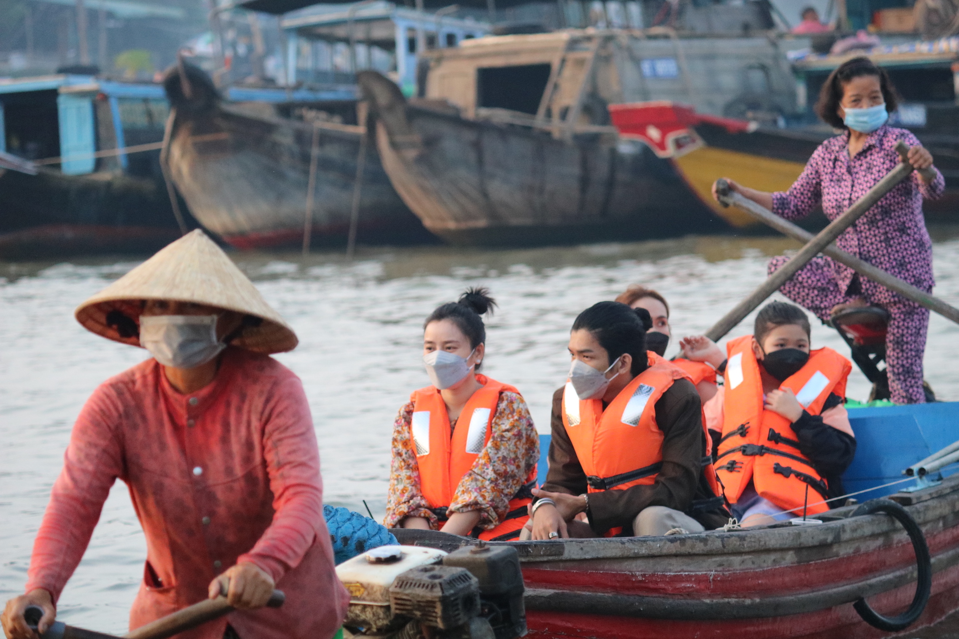 Chiêm ngưỡng 1 trong 10 khu chợ nổi nhộn nhịp nhất thế giới - Ảnh 8.