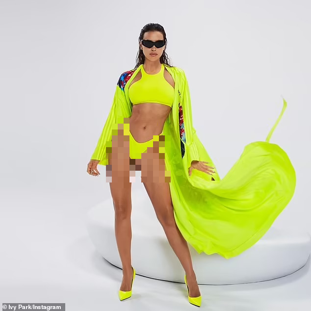Siêu mẫu Irina Shayk nóng bỏng với bikini - Ảnh 1.