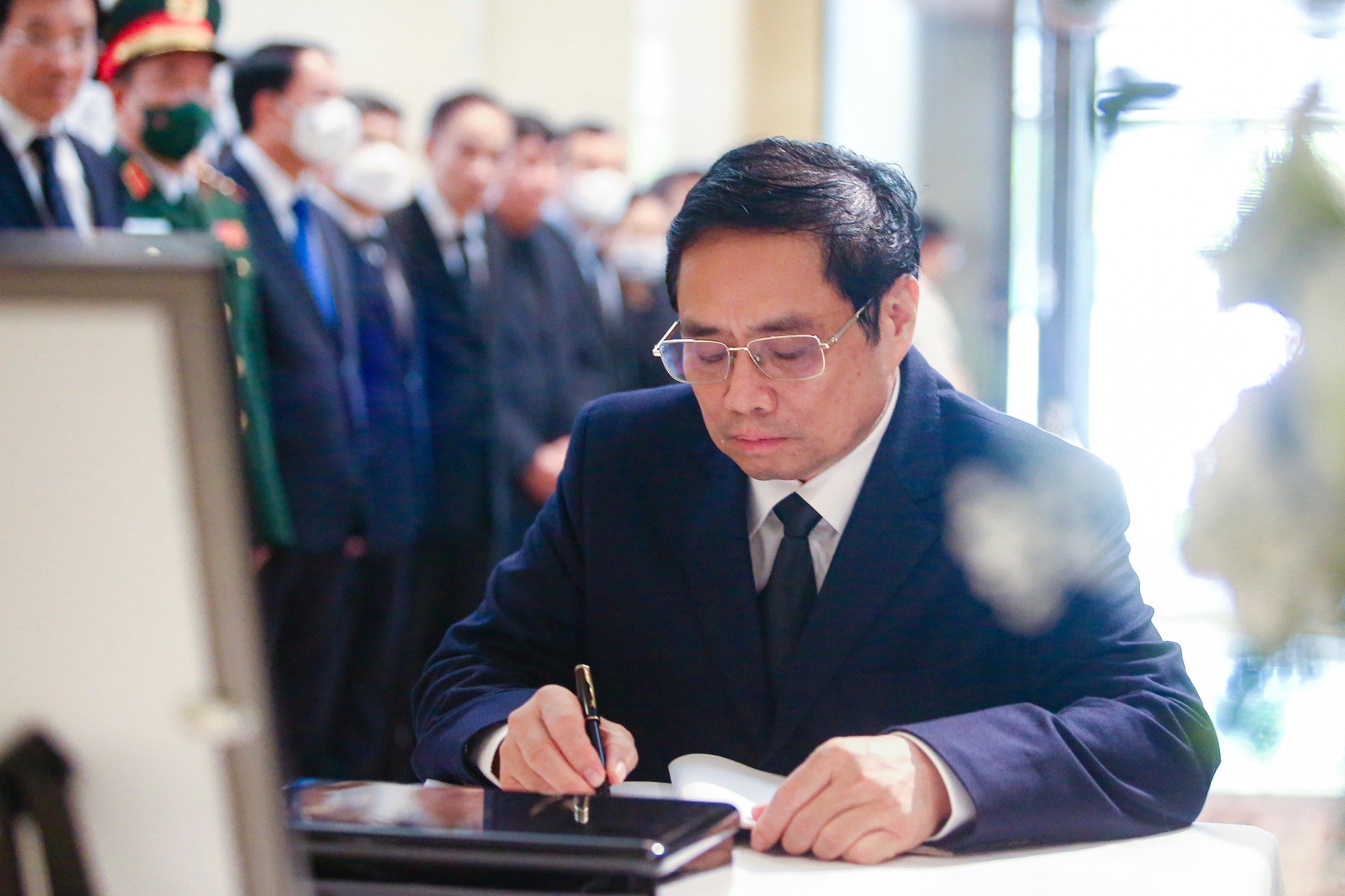 To&agrave;n văn lời L&atilde;nh đạo Việt Nam ghi sổ tang tưởng niệm cố Thủ tướng Abe Shinzo - Ảnh 3.