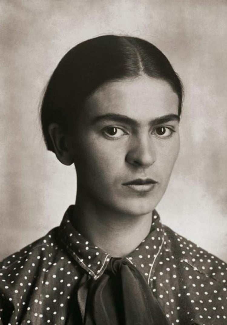 Tiết lộ những hình ảnh hiếm hoi của Thánh nữ hội họa Frida Kahlo  - Ảnh 2.