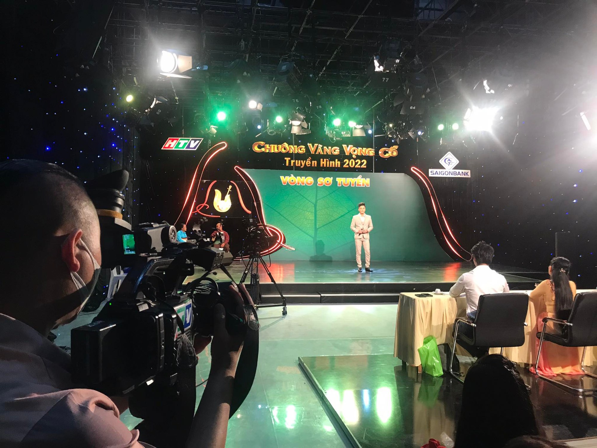 Hotboy cải lương V&otilde; Minh L&acirc;m tiếp tục ngồi ghế n&oacute;ng Chu&ocirc;ng v&agrave;ng vọng cổ - Ảnh 2.