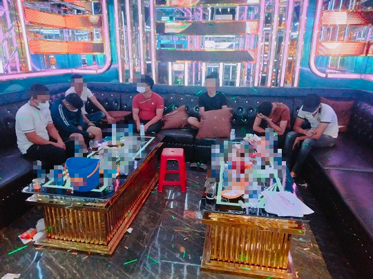 21 nam nữ tại Quảng Nam vào karaoke chơi ma túy - Ảnh 1.