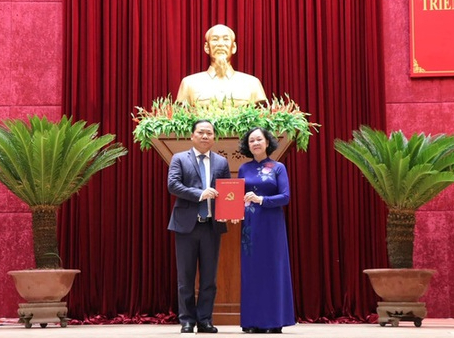 Bộ Chính trị điều động Chủ tịch Bình Định làm Bí thư Hoà Bình - Ảnh 1.