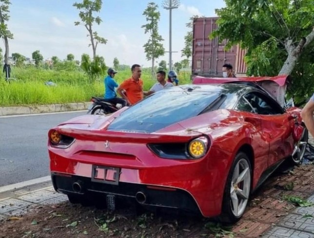 Siêu xe Ferrari 488 Pista Spider thứ 2 về Việt Nam