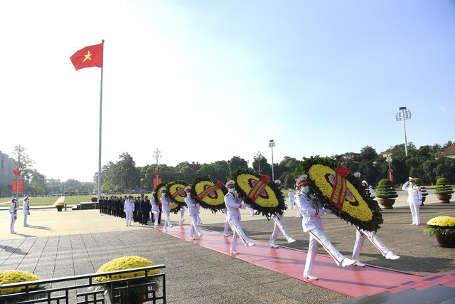 Lãnh đạo Đảng, Nhà nước tưởng nhớ Chủ tịch Hồ Chí Minh và các Anh hùng liệt sĩ - Ảnh 9.
