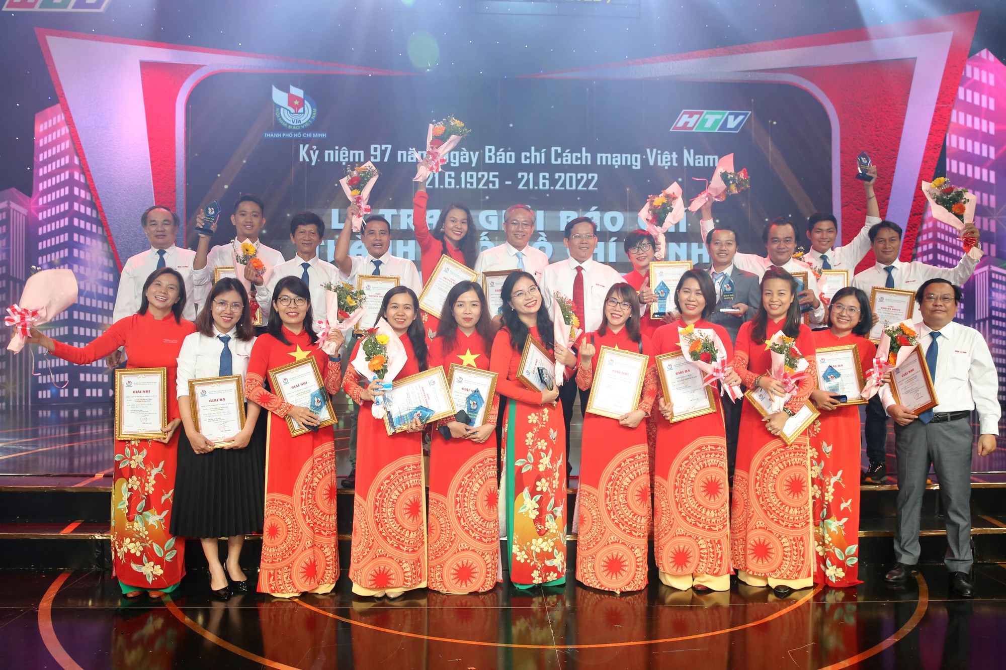 B&aacute;o Người Lao Động: Tr&aacute;ch nhiệm đến c&ugrave;ng với bạn đọc - Ảnh 1.