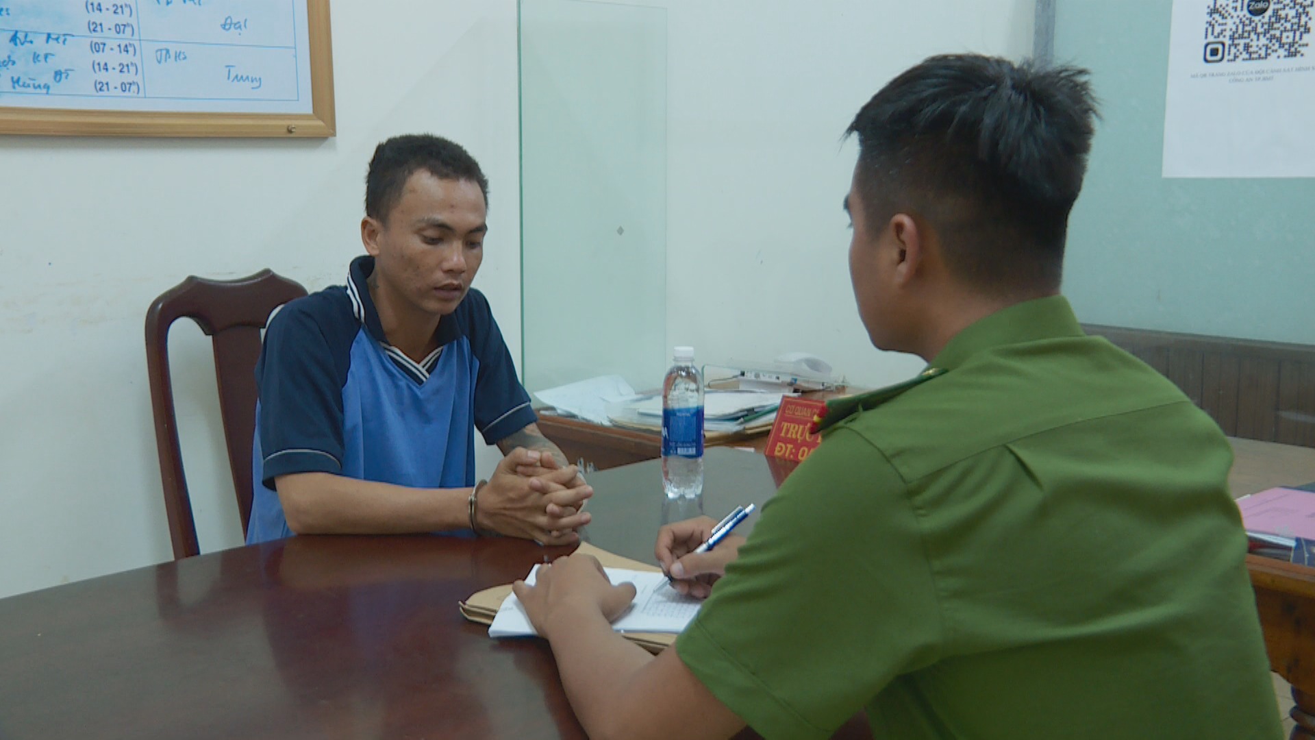 Bắt giữ đối tượng cướp giật xe máy của người chạy xe ôm tại Đắk Lắk - Ảnh 2. Bắt giữ đối tượng cướp giật xe máy của người chạy xe ôm tại Đắk Lắk - Ảnh 2.