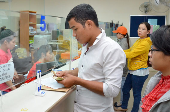 Đại học công đối diện thách thức tài chính - Ảnh 1.