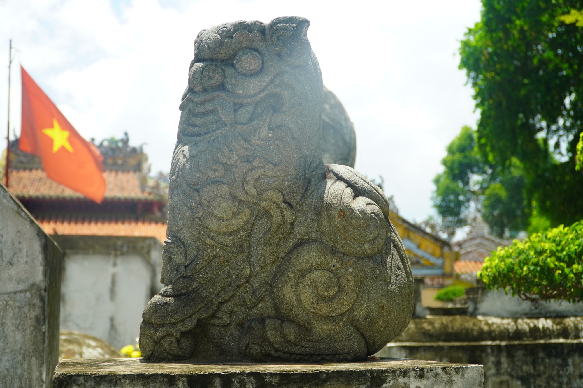 PHÓNG SỰ: CÕI THIÊNG GIỮA LÒNG THÀNH PHỐ: Cuốn hút đến lạ kỳ! - Ảnh 15.