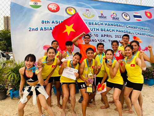 Bóng ném bãi biển nữ lục đục trước World Games - Ảnh 1.