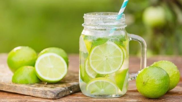 Những cách giúp giảm đau họng - Ảnh 2.