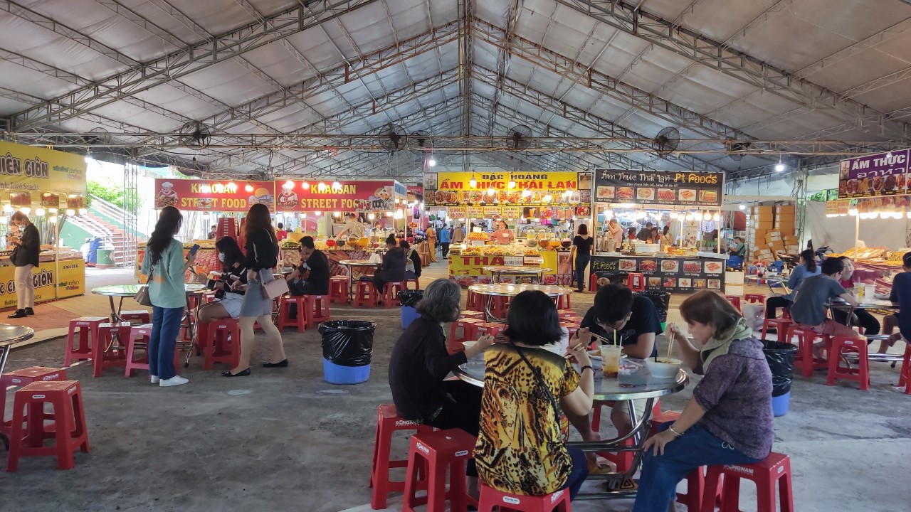 Hội chợ ẩm thực, hàng Thái Lan tái xuất sau hơn 2 năm dịch bệnh - Ảnh 6.