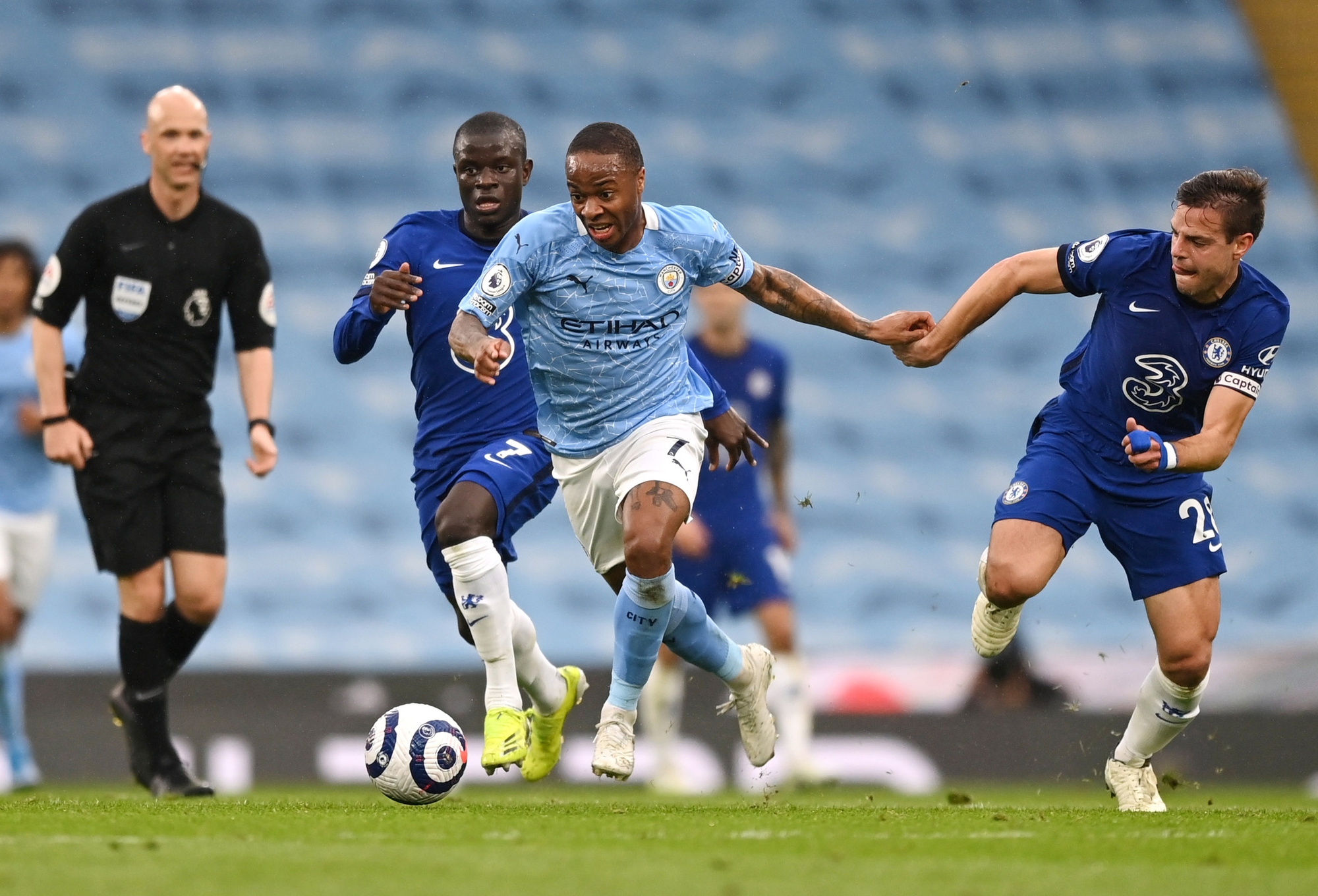 Sterling chờ gia nhập Chelsea, nhận lương cao nhất Stamford Bridge - Ảnh 2.