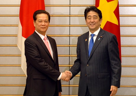 Những hình ảnh đáng nhớ của cố Thủ tướng Abe Shinzo và Lãnh đạo Việt Nam - Ảnh 5.
