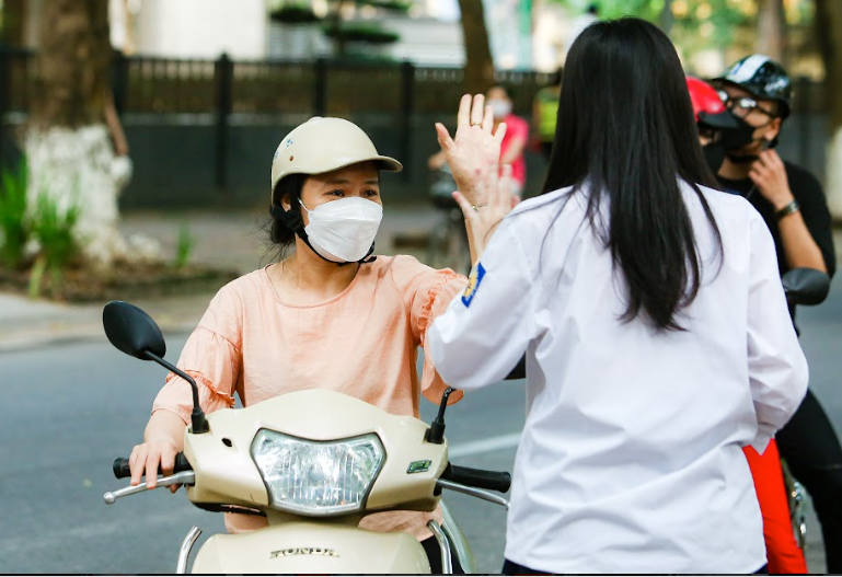 Ngày thứ hai thi tốt nghiệp THPT: Hạn chế tối đa sai sót khi thi bài tổ hợp - Ảnh 1.