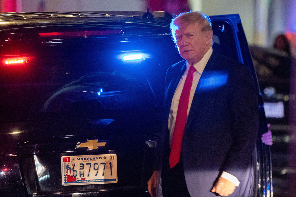 (KỲ 1) FBI khám xét dinh thự ông Trump: Phơi bày cuộc chiến pháp lý - Ảnh 7.
