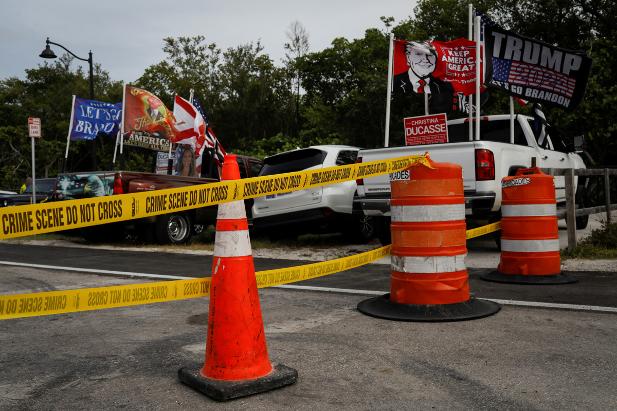 (KỲ 1) FBI khám xét dinh thự ông Trump: Phơi bày cuộc chiến pháp lý - Ảnh 3.
