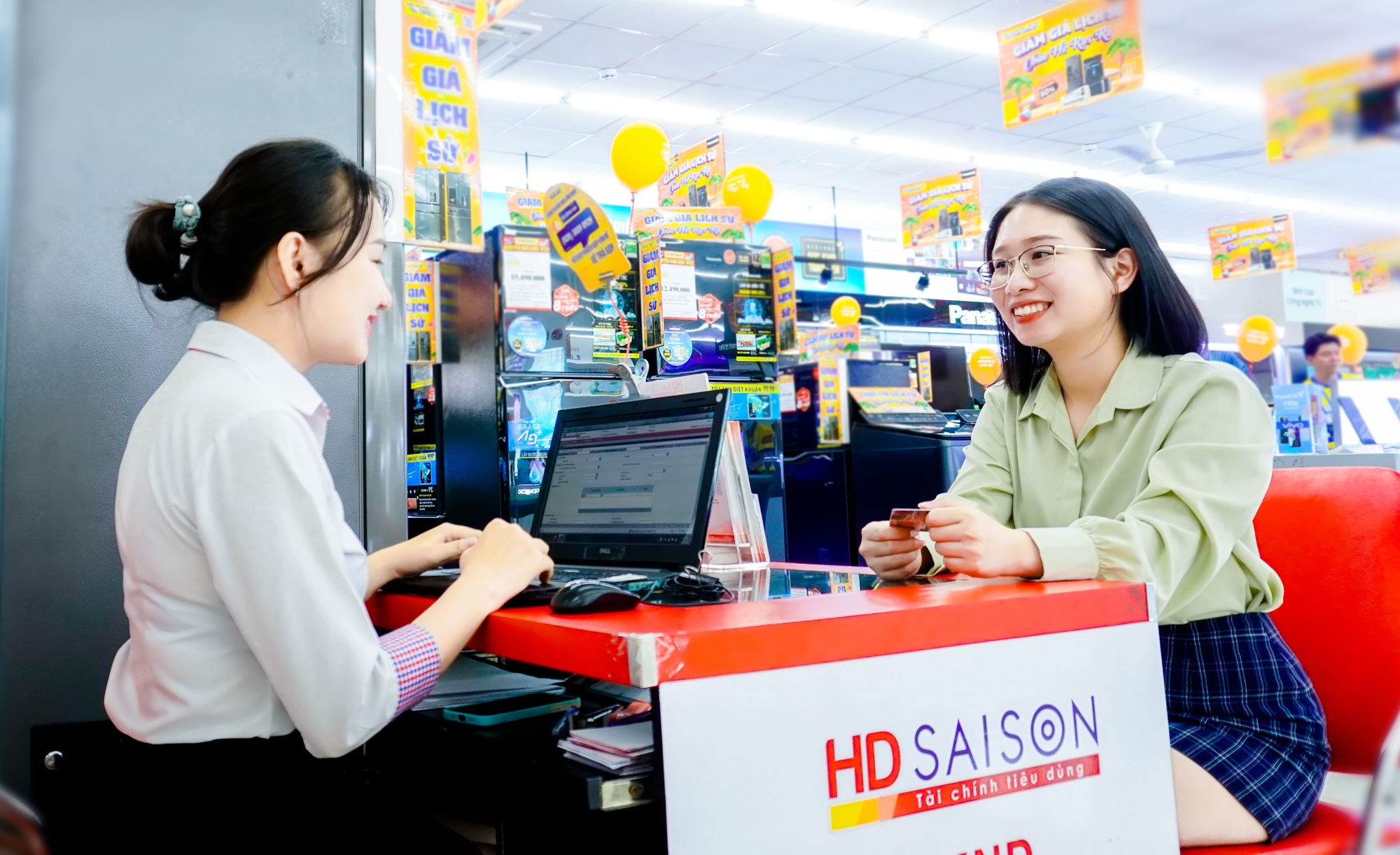 Công ty tài chính nào đang có gói vay hấp dẫn cho công nhân? - Ảnh 1.