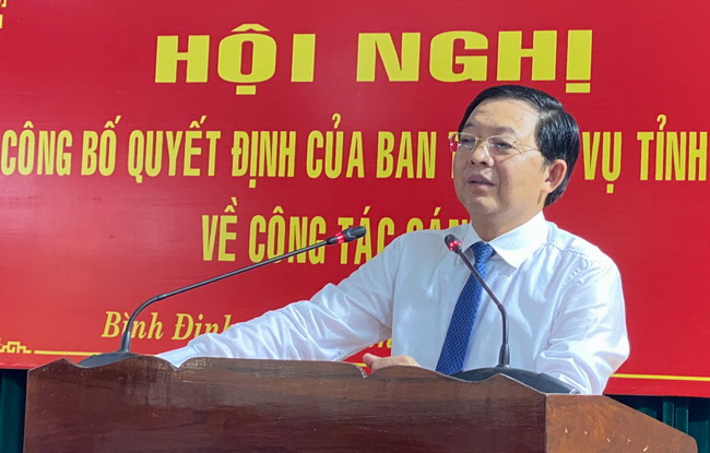Bình Định điều động, luân chuyển, bổ nhiệm 7 nhân sự chủ chốt - Ảnh 1.