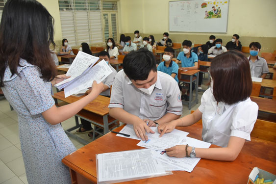 Đăng ký xét tuyển đại học: Lo nghẽn phút chót! - Ảnh 1.