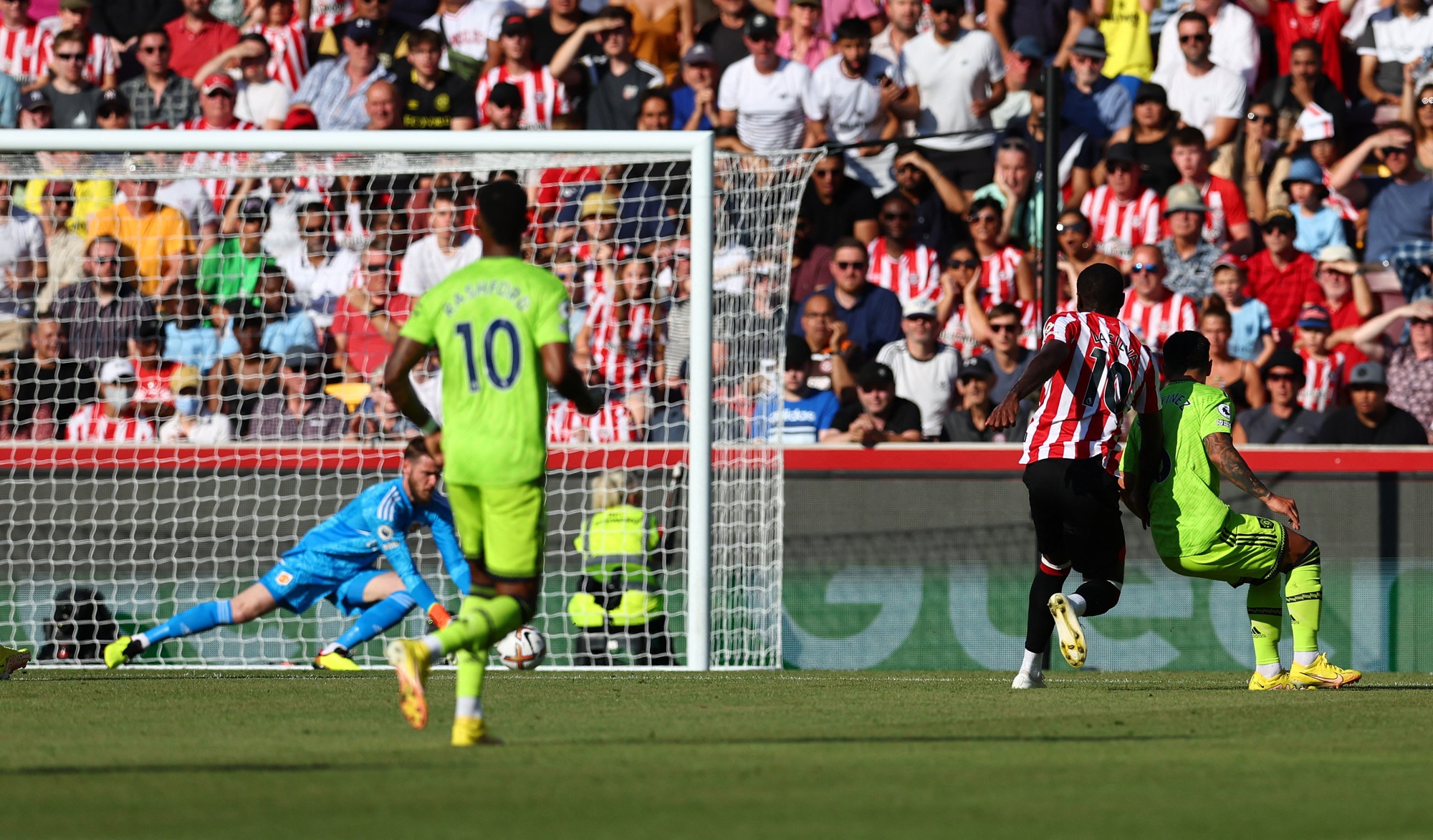 Brentford là một thành phố tuyệt vời và xinh đẹp nằm ở phía tây hạt Middlesex, nước Anh. Thành phố này có nhiều điểm tham quan tuyệt vời như Brentford Dock, nhà hát Watermans Art Centre, hay bảo tàng Musical Museum. Nếu bạn muốn trải nghiệm không khí tươi mới và thú vị của một thành phố nhỏ xinh hãy đến Brentford ngay thôi.