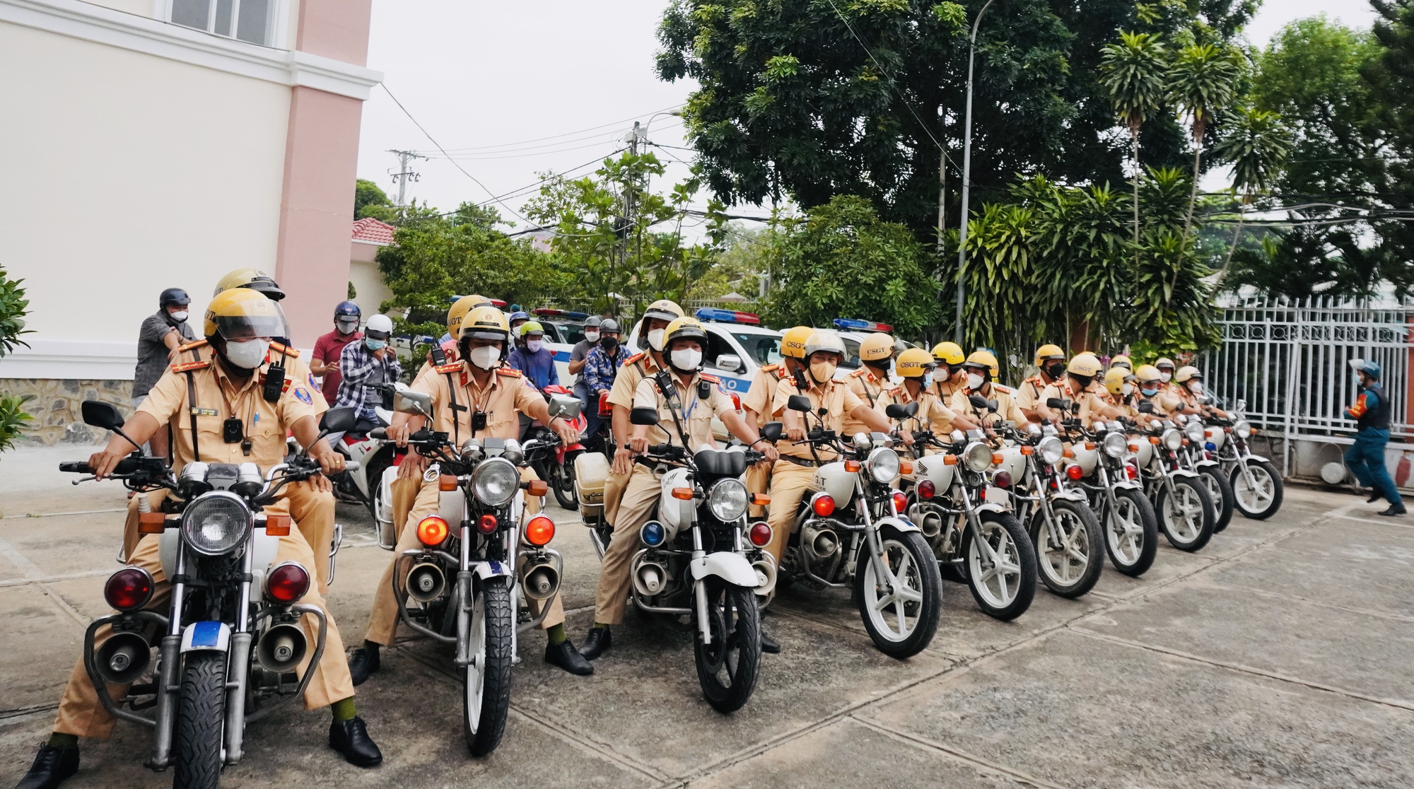 C&ocirc;ng an TP Thủ Đức mở cao điểm trấn &aacute;p tội phạm - Ảnh 11.