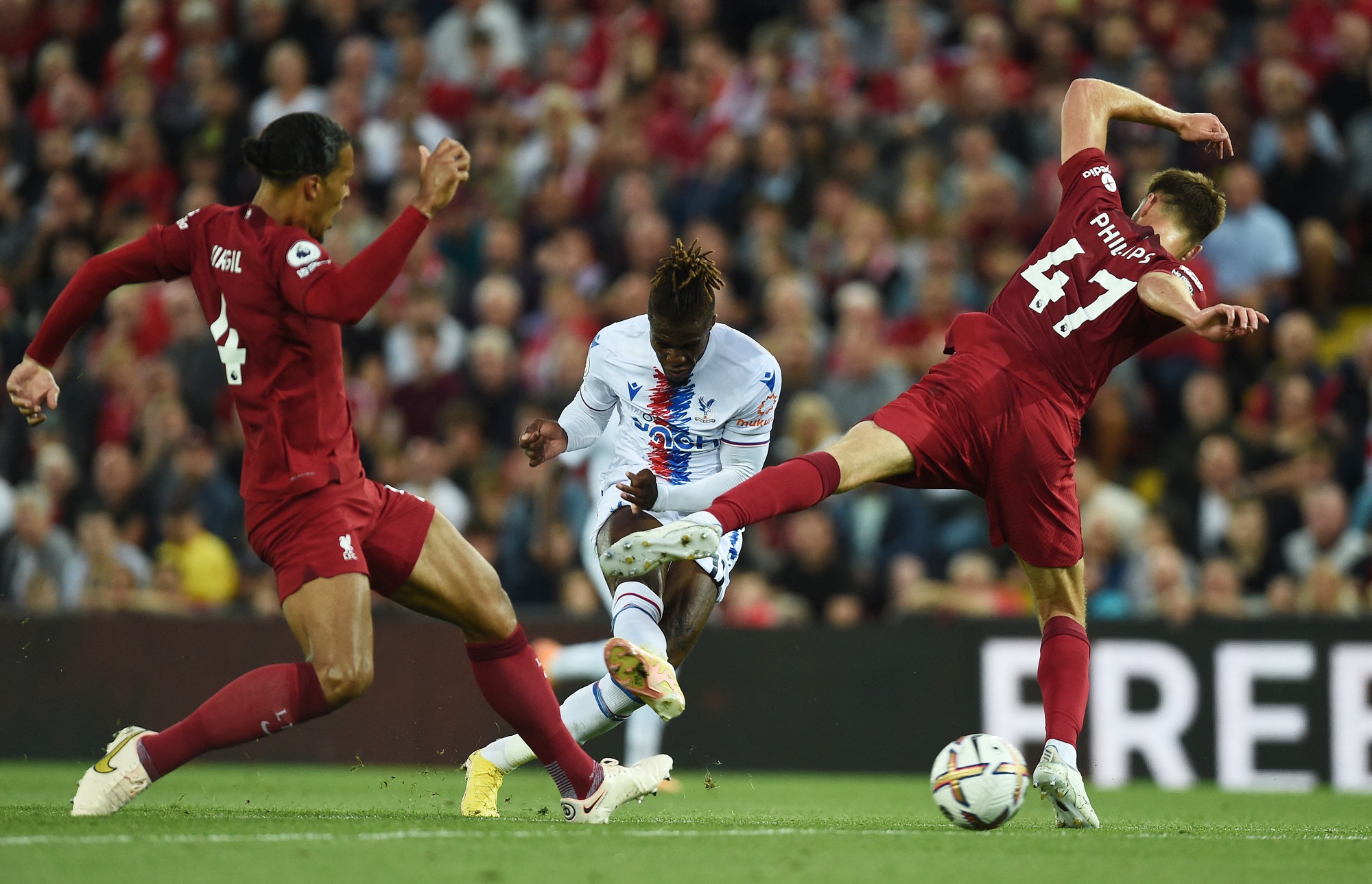 Siêu phẩm cứu thua, Liverpool chật vật hòa Crystal Palace sân nhà - Ảnh 3.