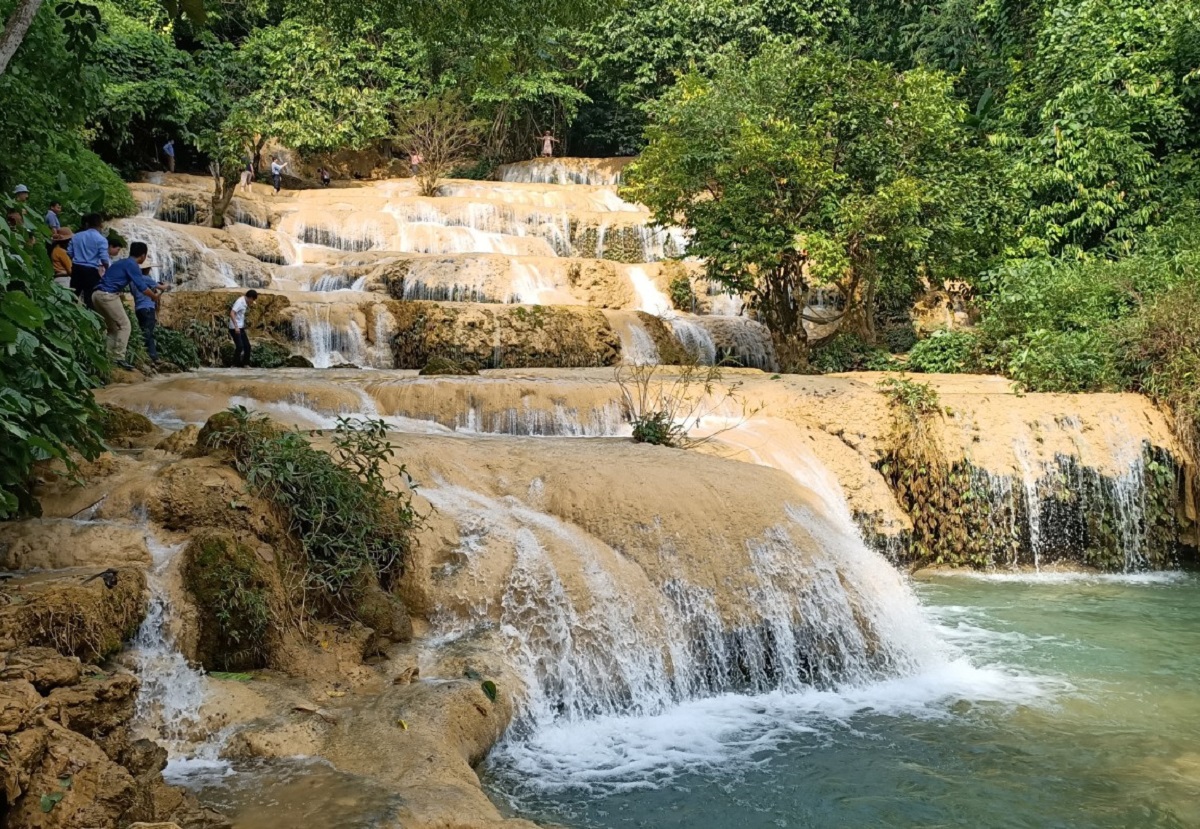 Ngắm thác nước đẹp như tranh vẽ ở xứ Thanh lên tem Việt - Ảnh 4.