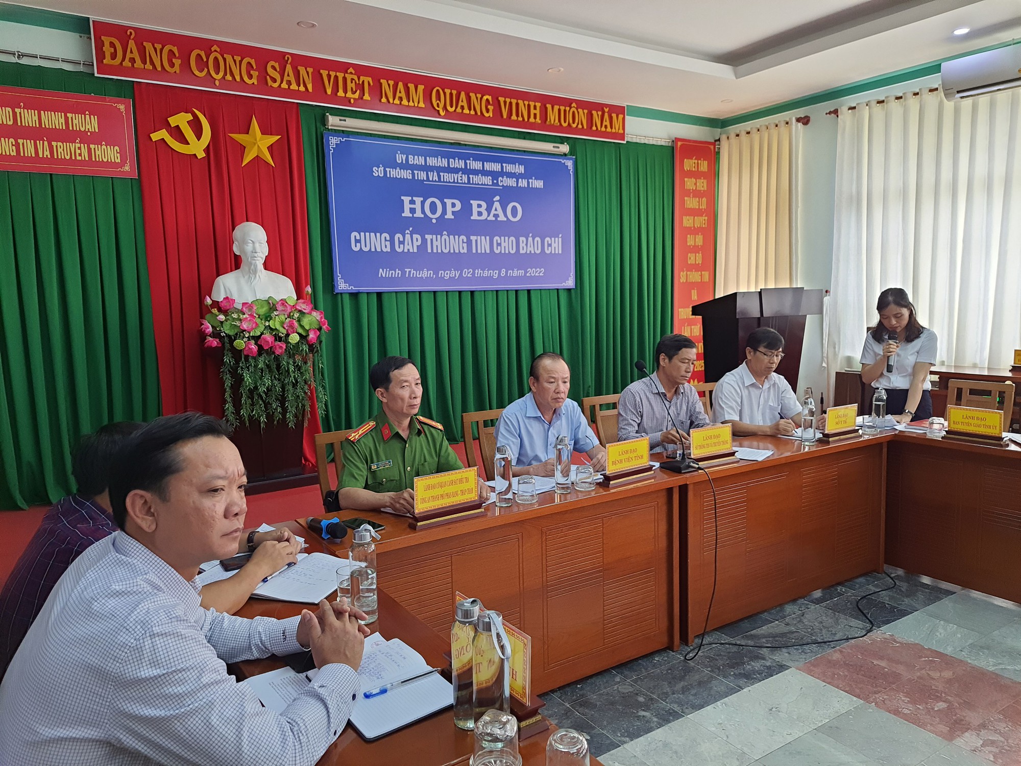 Họp báo công bố vụ nữ sinh Ninh Thuận tử nạn: Xác định người lái ôtô vi phạm - Ảnh 4.