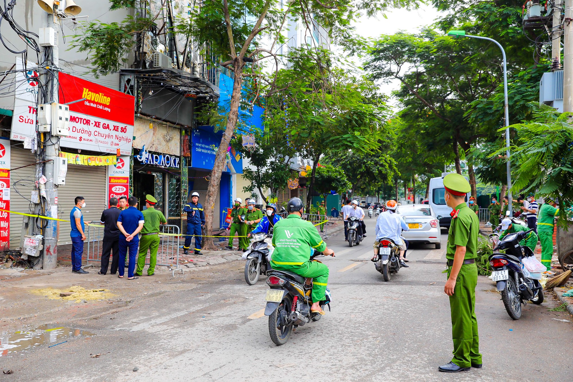 Khám nghiệm hiện trường vụ cháy khiến 3 chiến sĩ công an PCCC hi sinh - Ảnh 2.