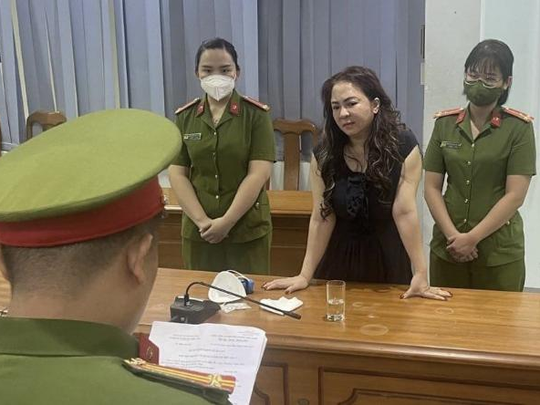 Làm rõ hành vi tiếp tay của ê kíp tham gia livestream bà Nguyễn Phương Hằng - Ảnh 1.
