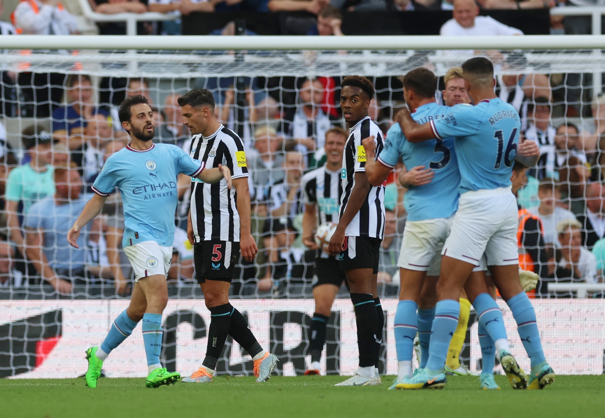 Rượt đuổi tỉ số 6 bàn điên rồ, Man City thoát hiểm trước Newcastle - Ảnh 7.