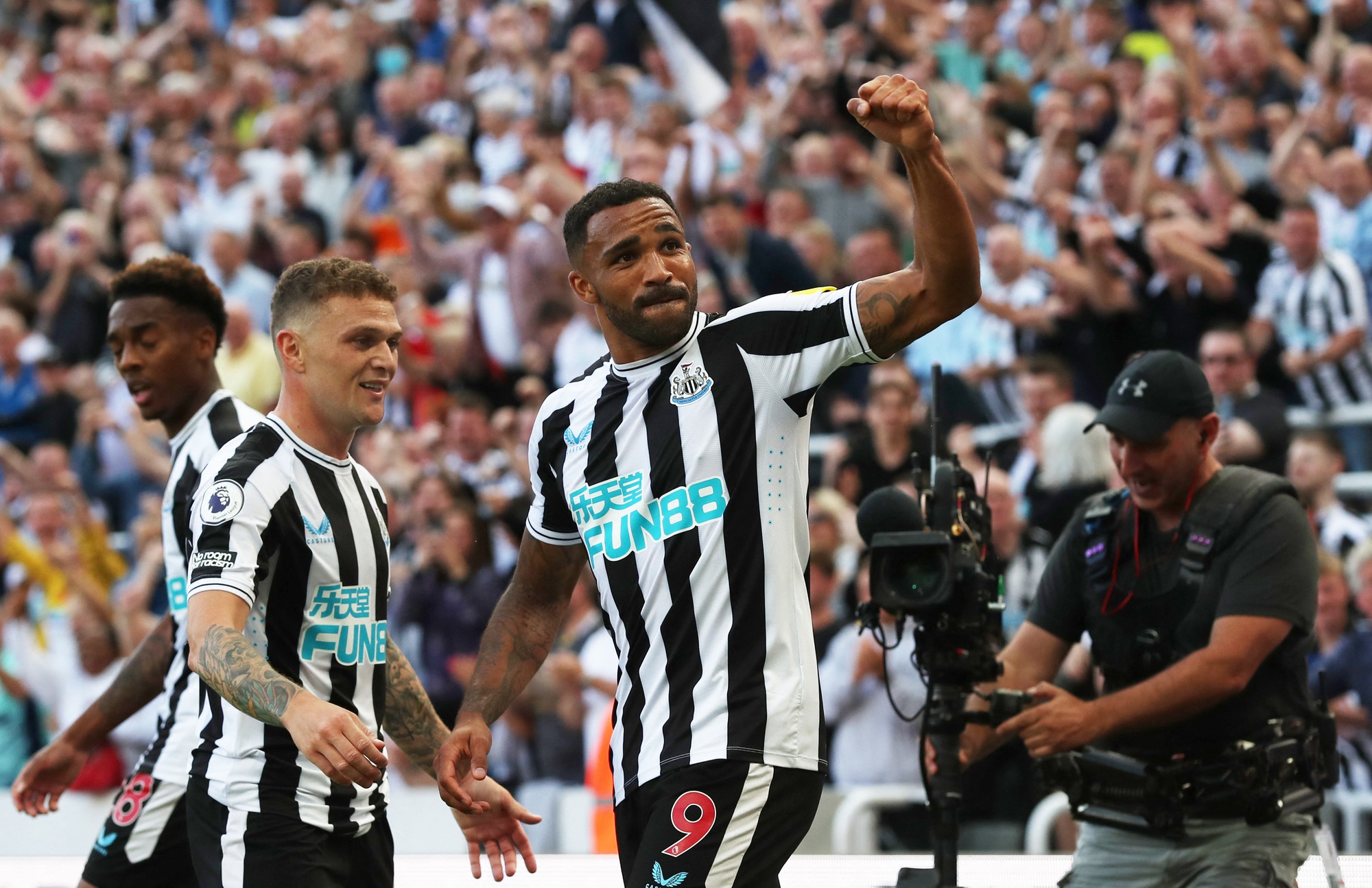 Rượt đuổi tỉ số 6 bàn điên rồ, Man City thoát hiểm trước Newcastle - Ảnh 4.