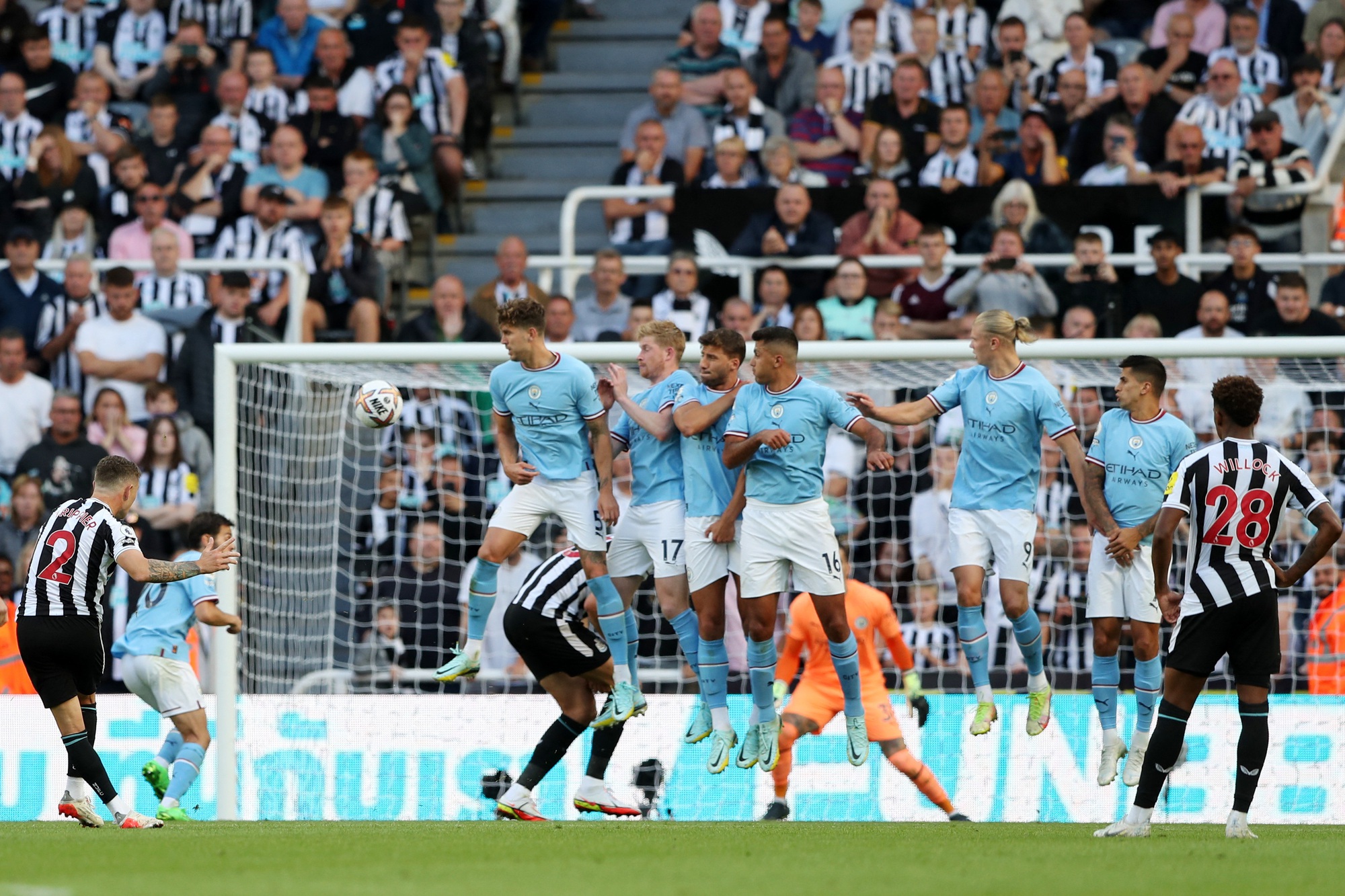 Rượt đuổi tỉ số 6 bàn điên rồ, Man City thoát hiểm trước Newcastle - Ảnh 5.