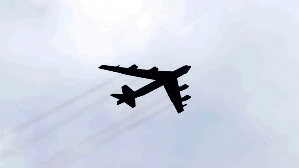 Mỹ điều B-52 bay qua loạt nước NATO cho dân… chụp hình - Ảnh 1. Mỹ điều B-52 bay qua loạt nước NATO cho dân… chụp hình - Ảnh 1.
