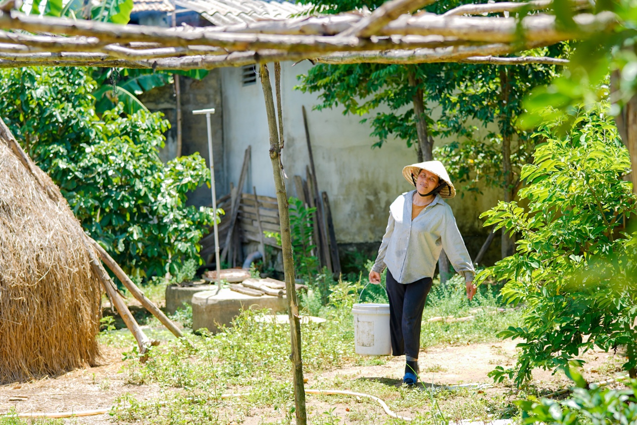 Không còn nỗi lo nước sạch, người dân miền Trung ổn định cuộc sống - Ảnh 1.