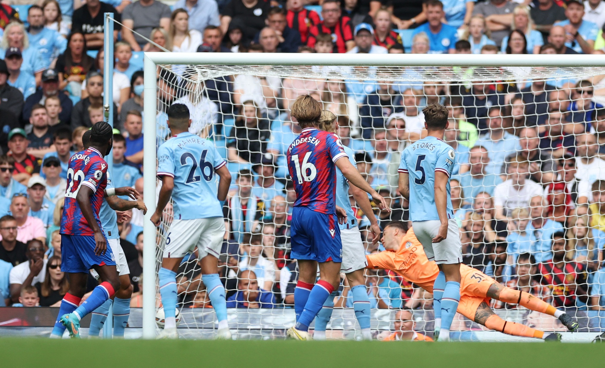 Haaland lập hat-trick siêu đỉnh, Man City lội ngược dòng ngoạn mục - Ảnh 3.