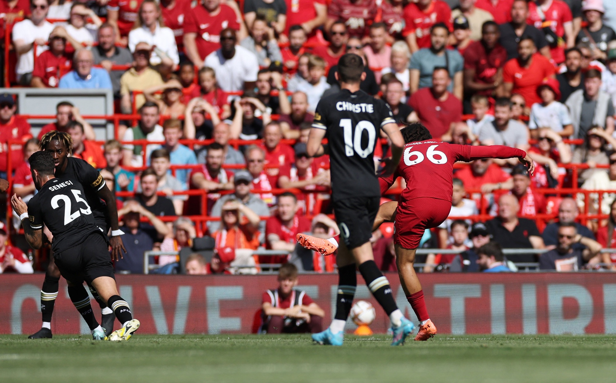 Thắng vùi dập Bournemouth 9-0, Liverpool bắt kịp kỷ lục xứ sương mù - Ảnh 4.