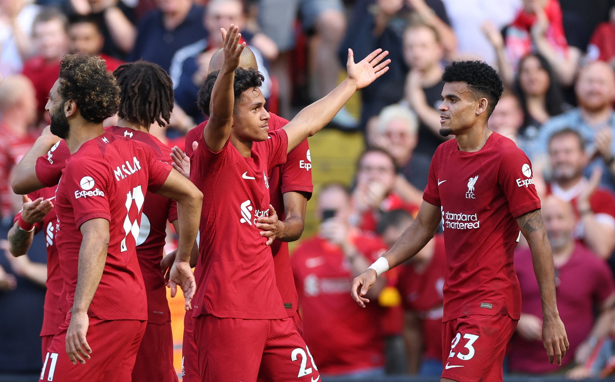 Thắng vùi dập Bournemouth 9-0, Liverpool bắt kịp kỷ lục xứ sương mù - Ảnh 7.