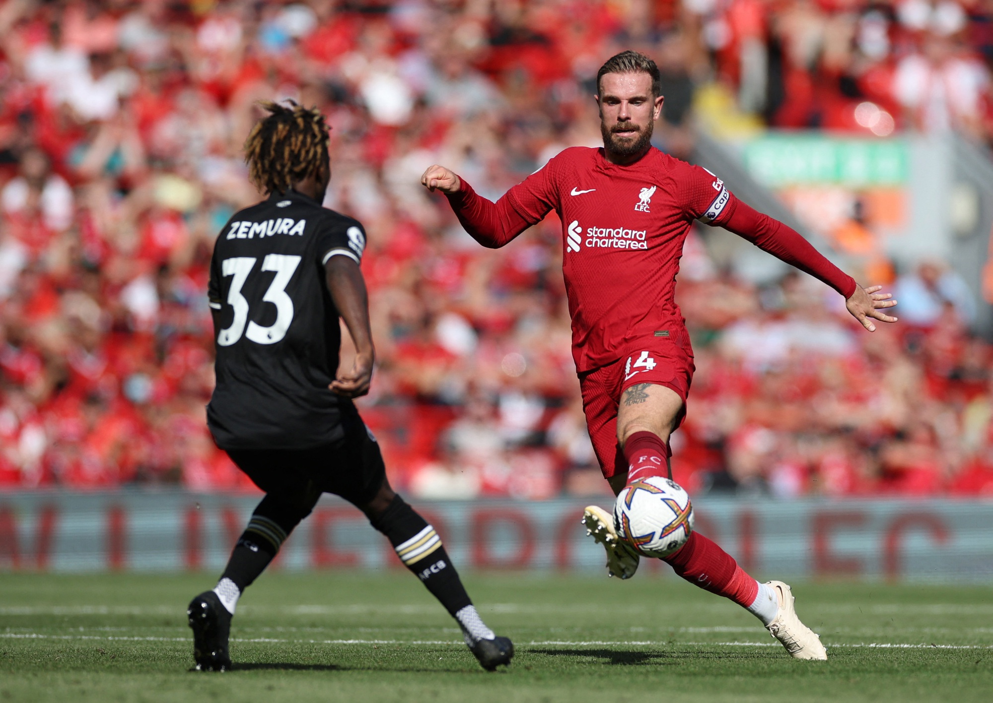 Thắng vùi dập Bournemouth 9-0, Liverpool bắt kịp kỷ lục xứ sương mù - Ảnh 1.
