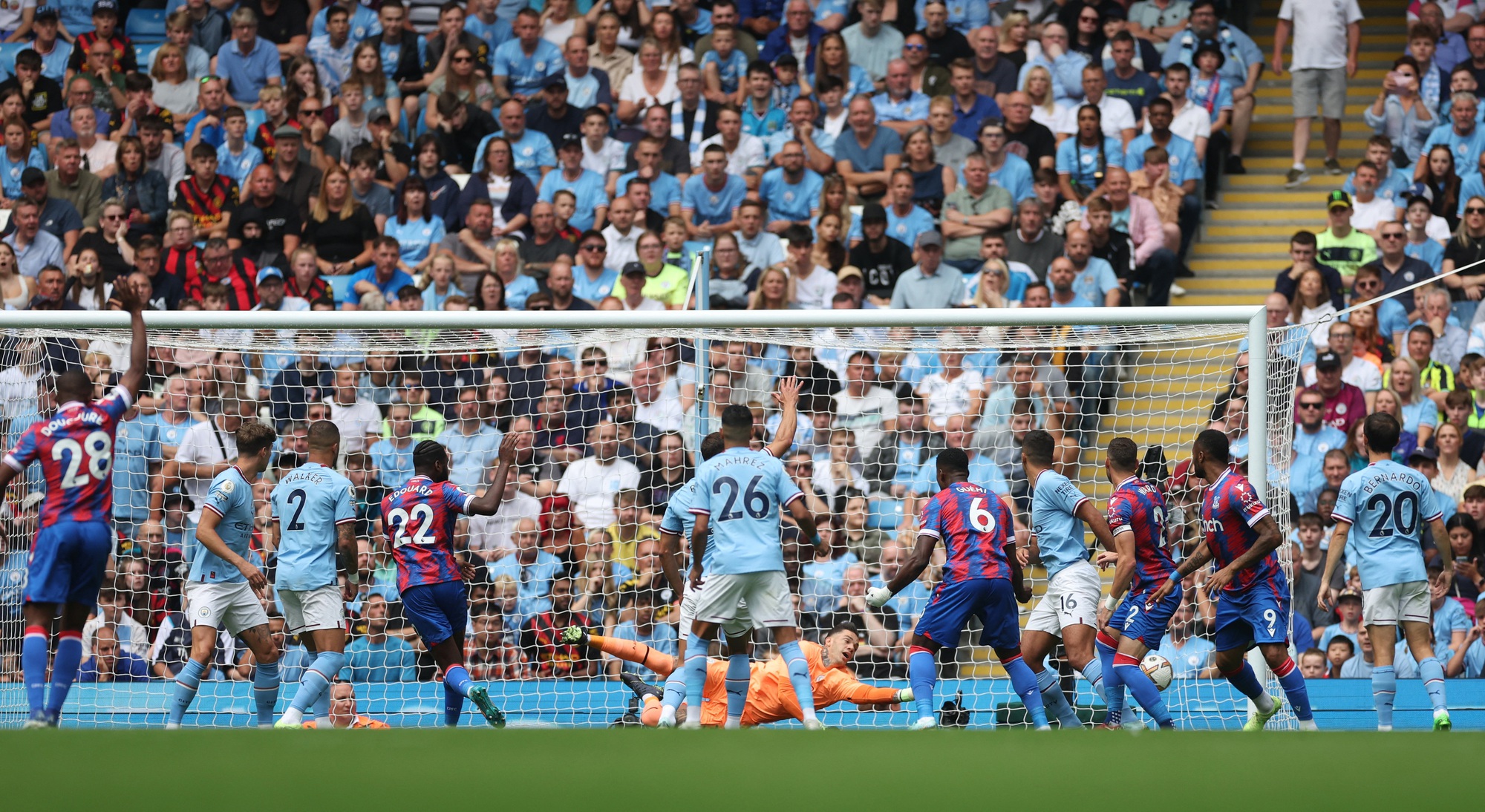 Haaland lập hat-trick siêu đỉnh, Man City lội ngược dòng ngoạn mục - Ảnh 2.