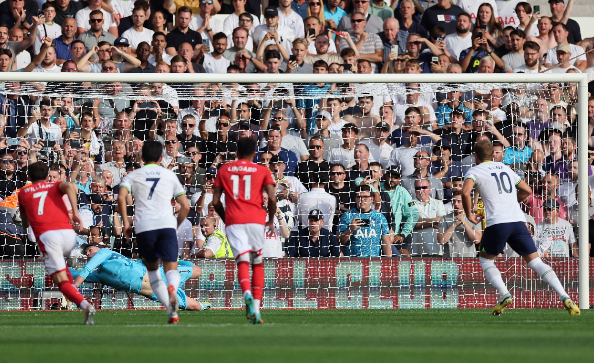 Tottenham trở lại Top 3, Harry Kane hụt hat-trick vẫn lập kỳ tích - Ảnh 5.