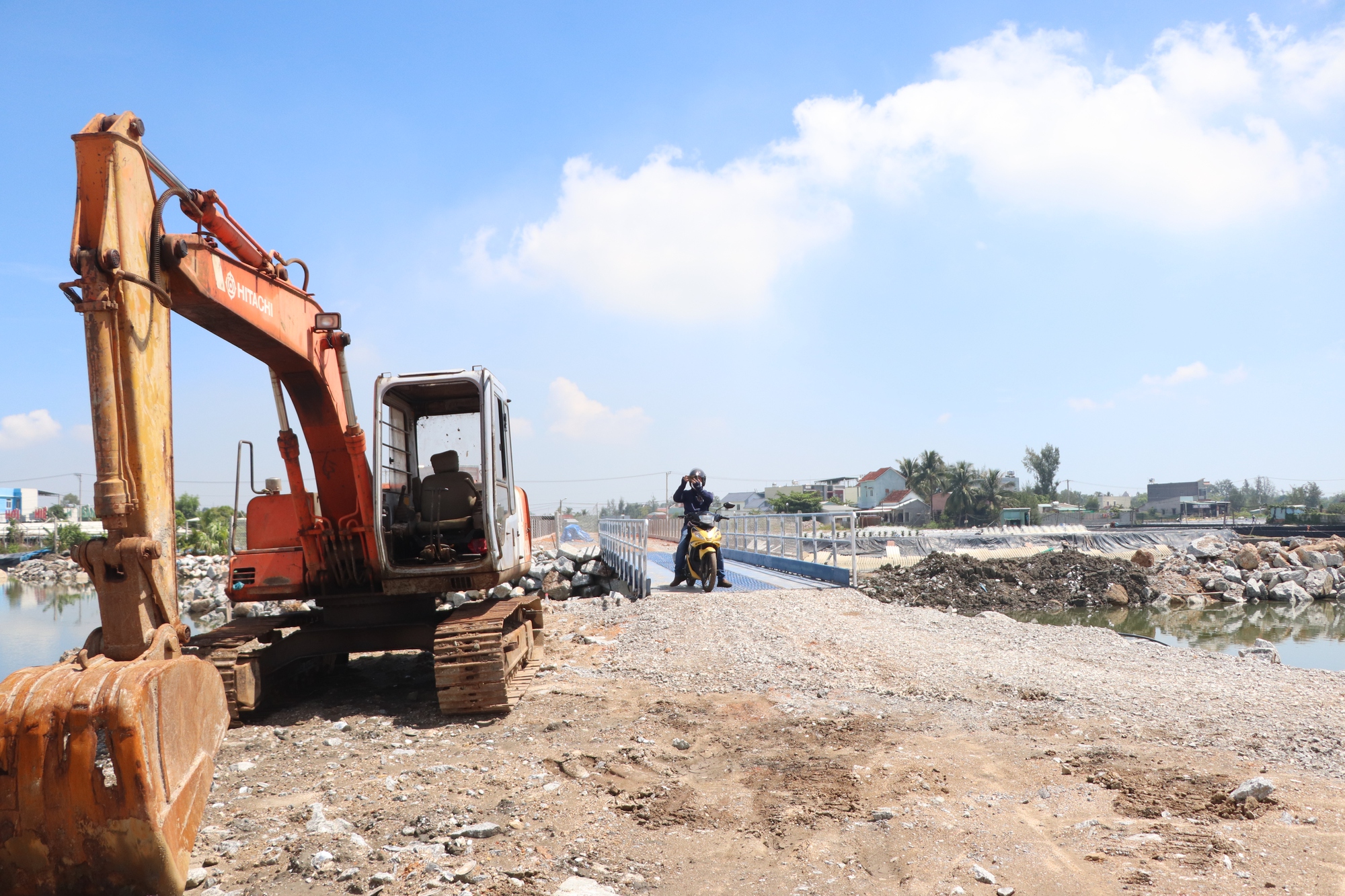 Phạt 70 triệu đồng, cưỡng chế công trình lấn sông Trường Giang trái phép - Ảnh 1. Phạt 70 triệu đồng, cưỡng chế công trình lấn sông Trường Giang trái phép - Ảnh 1.
