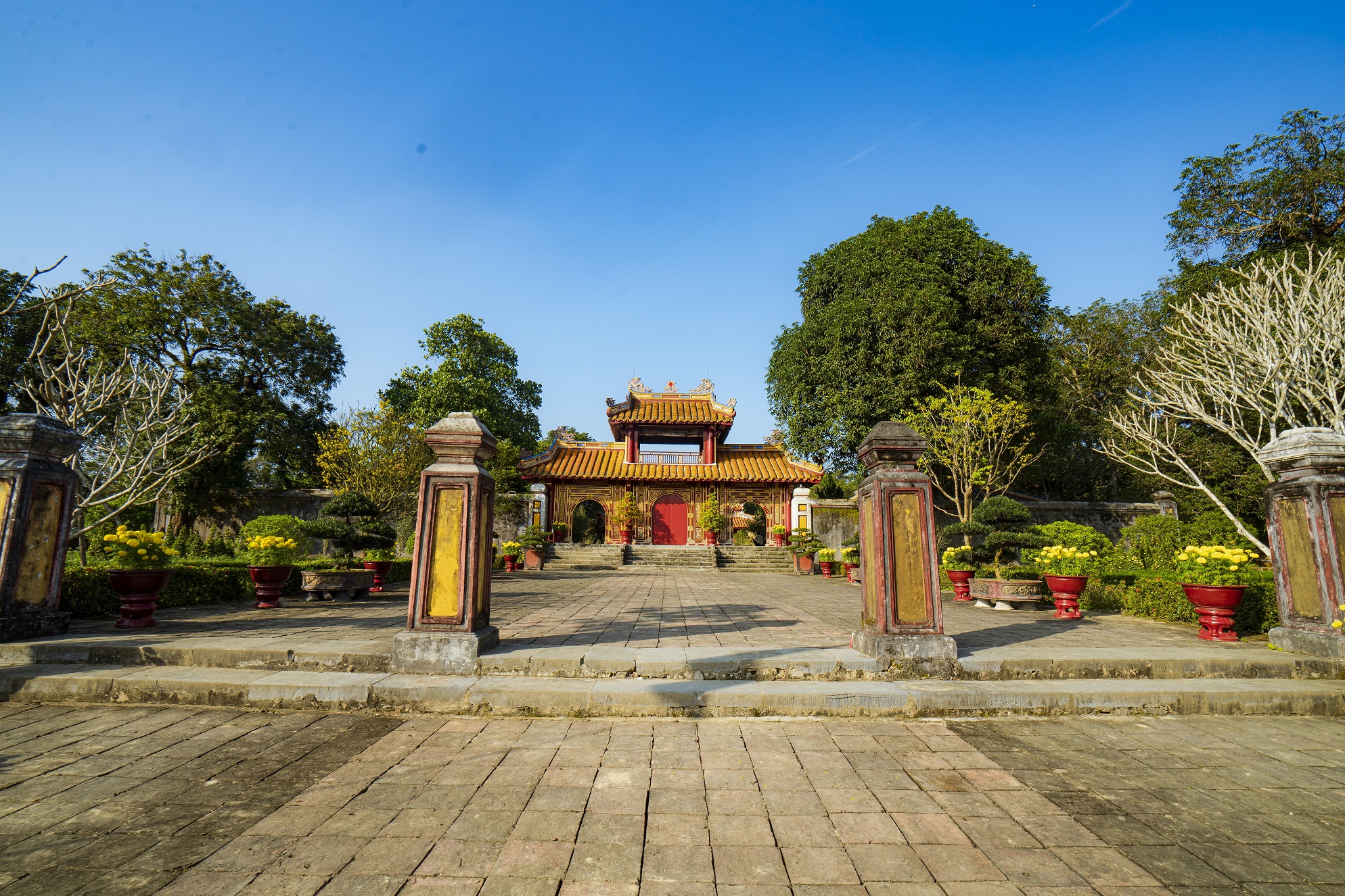 Sáng tỏ lăng mộ hoàng đế triều Nguyễn - Ảnh 3.