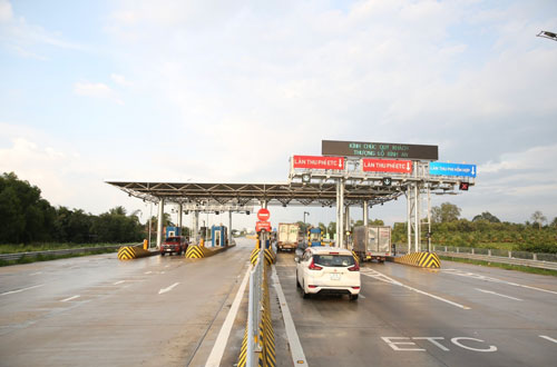 Tuyến cao tốc Trung Lương - Mỹ Thuận: Bên lo khó hoàn vốn, bên than mức phí cao - Ảnh 1.