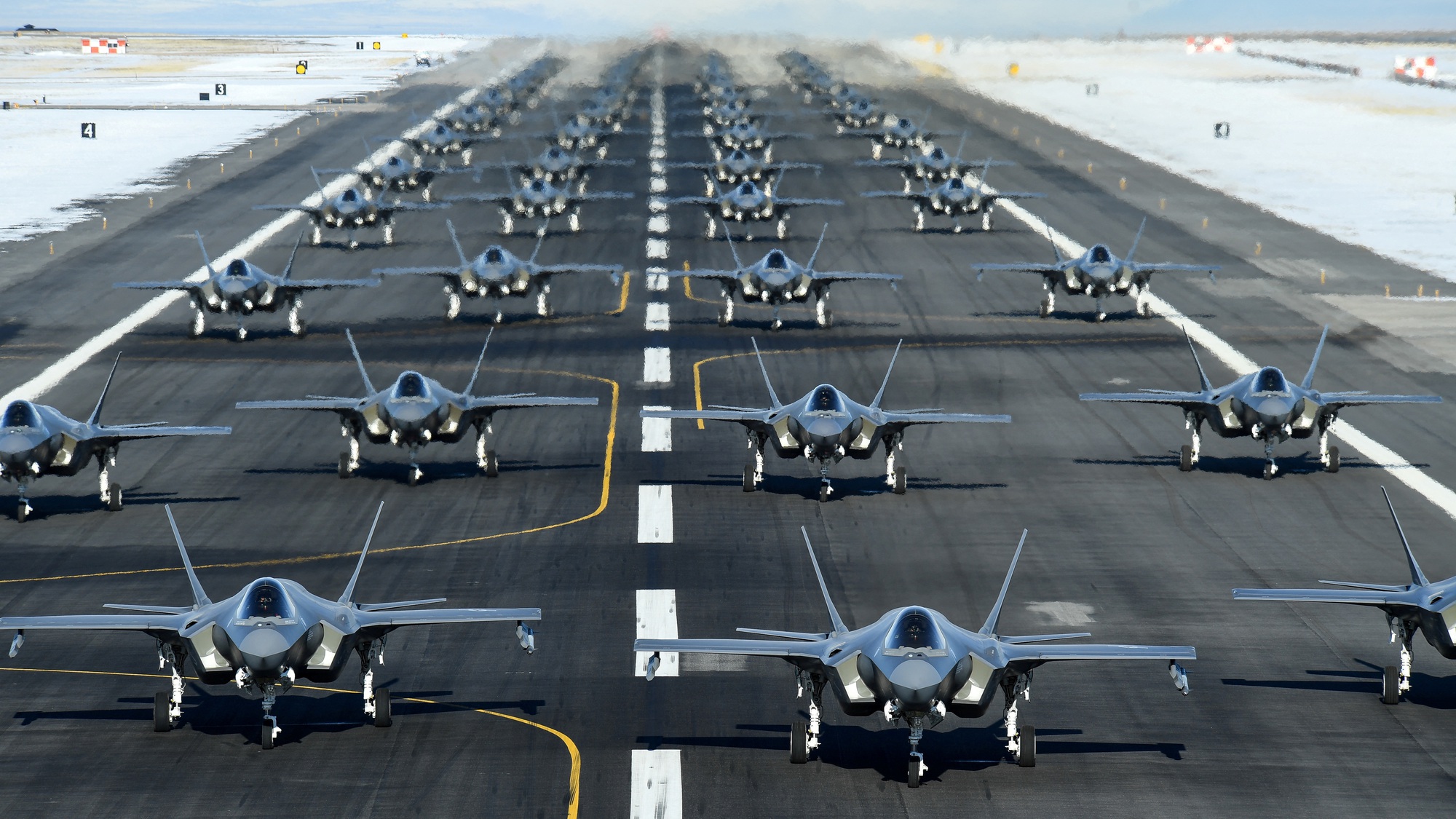 (KỲ 3) LOẠT VŨ KHÍ KHỦNG NGHE LÀ... KHIẾP!: F-35 và Su-57 - Đâu mới là kẻ thống lĩnh bầu trời? - Ảnh 5.