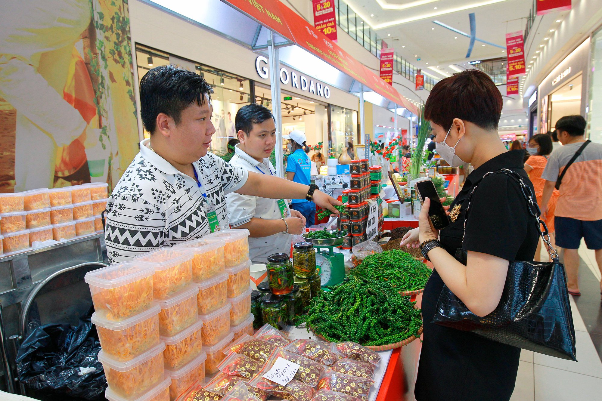 80 doanh nghiệp tham gia Hội chợ xúc tiến thương mại nông nghiệp, sản phẩm OCOP tại Hà Nội - Ảnh 2.