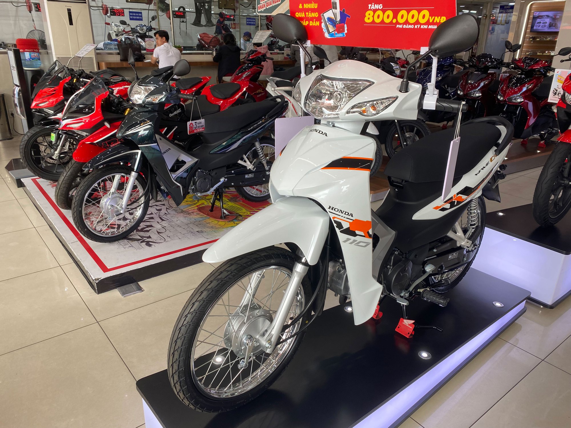 Hết ngáo giá Vision trở thành xe máy Honda hút khách nhất Việt Nam