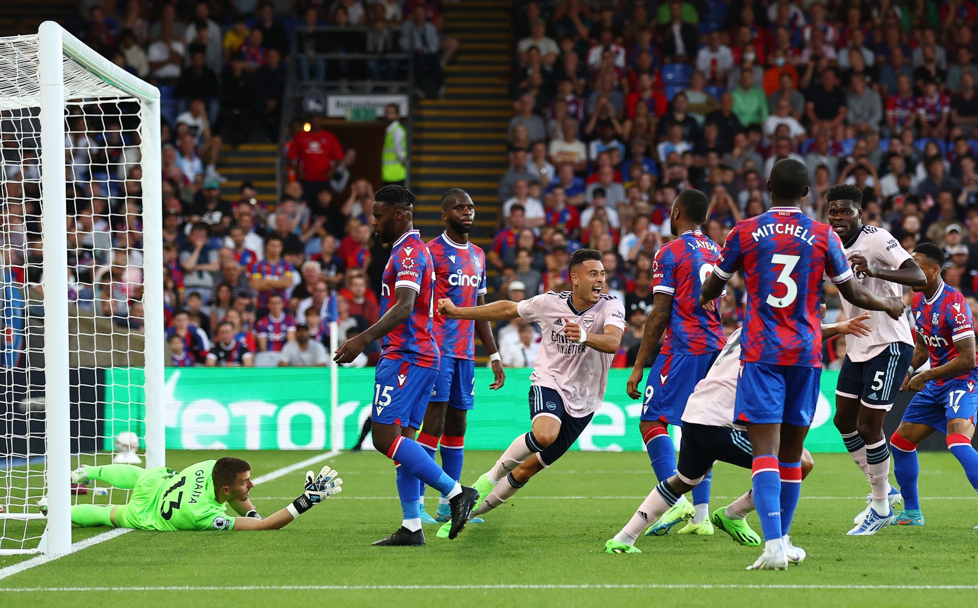 Bắn hạ pháo đài Selhurst Park, Arsenal ra quân tưng bừng giải Ngoại hạng - Ảnh 2.