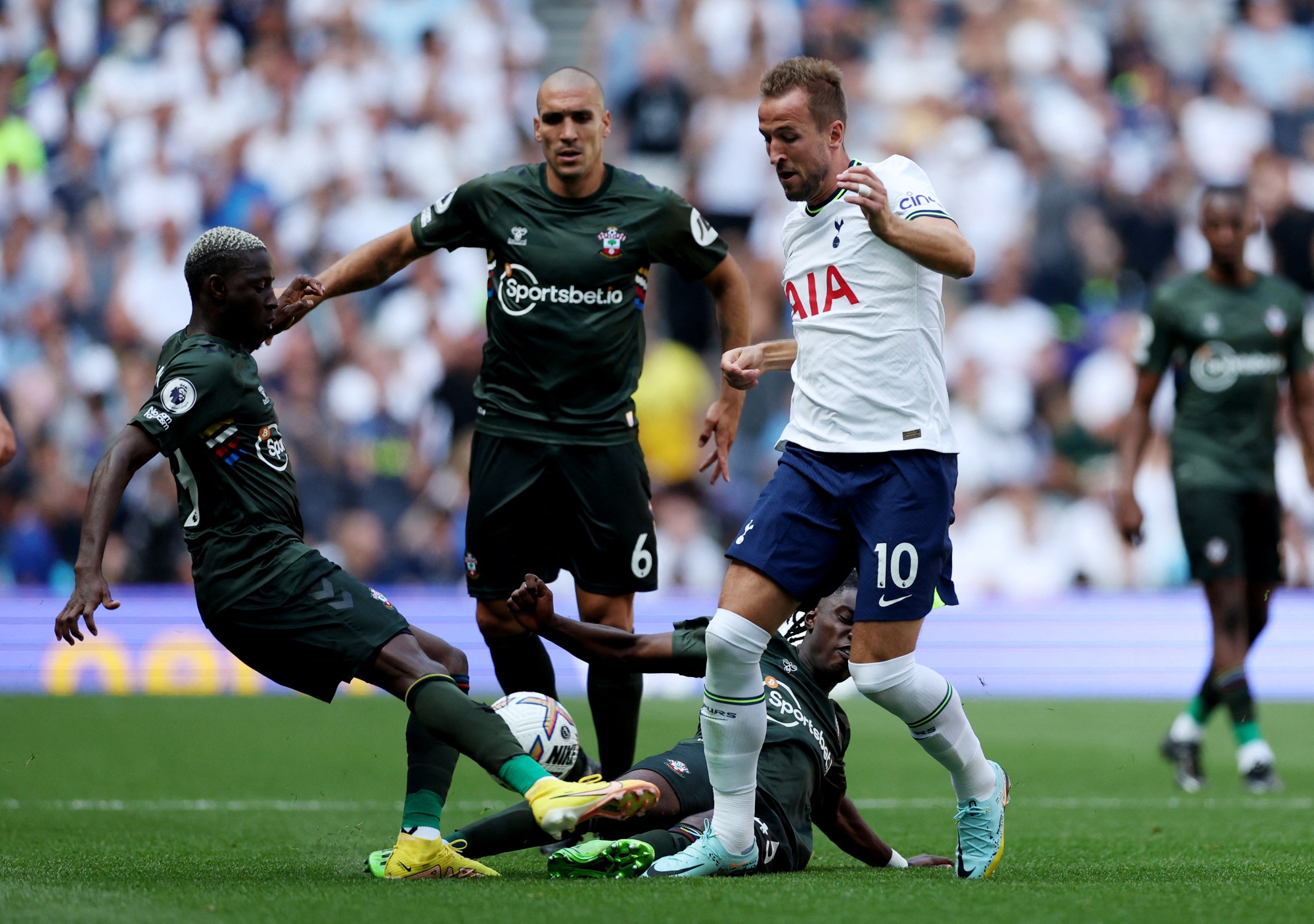 Tottenham mở đại tiệc, Southampton thua tan tác ở London - Ảnh 1.